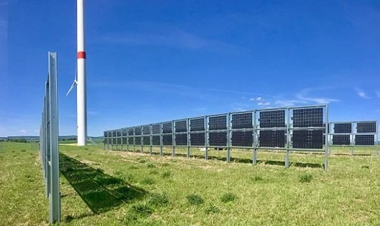 eolico solare per campi coltivare